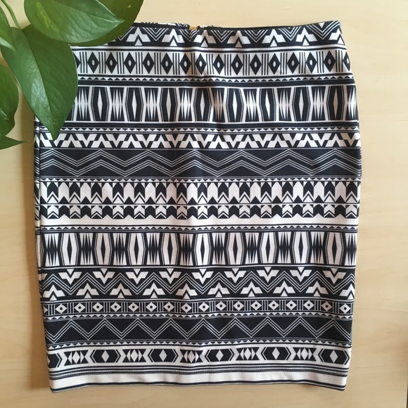 stradivarius Dresses & Skirts - Tribal Print Black and White Short Skirt